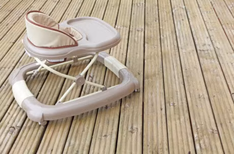 Nhung san pham nguy hiem cho tre dang duoc dung pho bien o Viet Nam - Anh 2