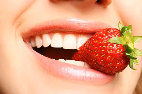 Thieu vitamin can thiet co the mac mot so benh rang mieng - Anh 1