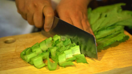 Thanh nhiệt với canh chả cá thác lác nấu cải xanh - Ảnh 1 Thanh nhiet voi canh cha ca thac lac nau cai xanh - Anh 1