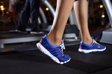 Nhung mon do thoi trang khong the thieu cho co nang tap gym - Anh 1