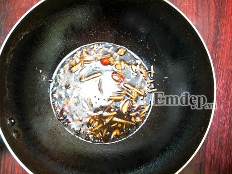 Khỏi vắt óc nghĩ ăn gì hôm nay, gà sốt nước tương ăn lại hay hay! - Ảnh 9 Khoi vat oc nghi an gi hom nay, ga sot nuoc tuong an lai hay hay! - Anh 9