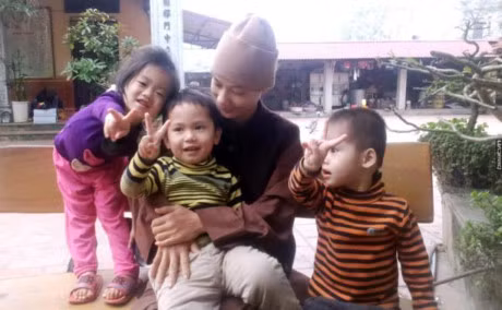 Tam long nhan ai cua su co nuoi 6 tre mo coi trong ngoi chua sap sap - Anh 8