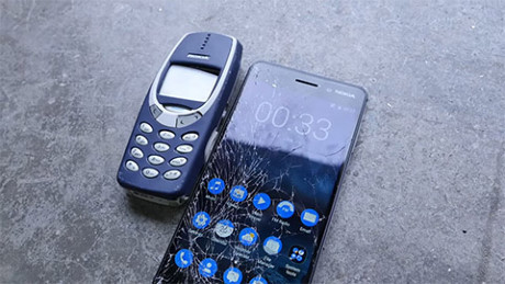 Nokia 6 đọ sức bền với Nokia 3310 - Ảnh 1 Nokia 6 do suc ben voi Nokia 3310 - Anh 1