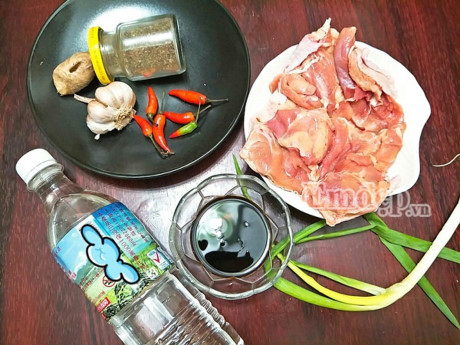 Khỏi vắt óc nghĩ ăn gì hôm nay, gà sốt nước tương ăn lại hay hay! - Ảnh 2 Khoi vat oc nghi an gi hom nay, ga sot nuoc tuong an lai hay hay! - Anh 2