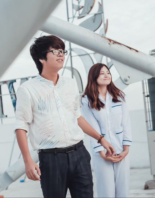 Bùi Anh Tuấn vất vả “khóa môi” hot girl ảnh 4