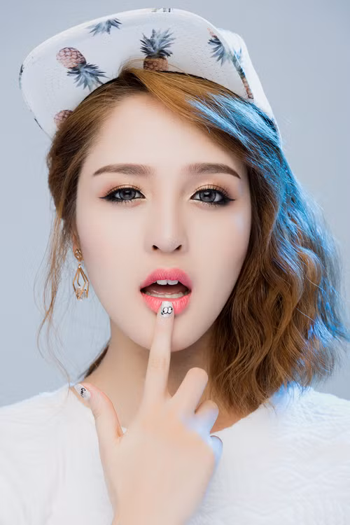 Á hậu Hoàng Anh biến hóa với 3 phong cách makeup ảnh 5
