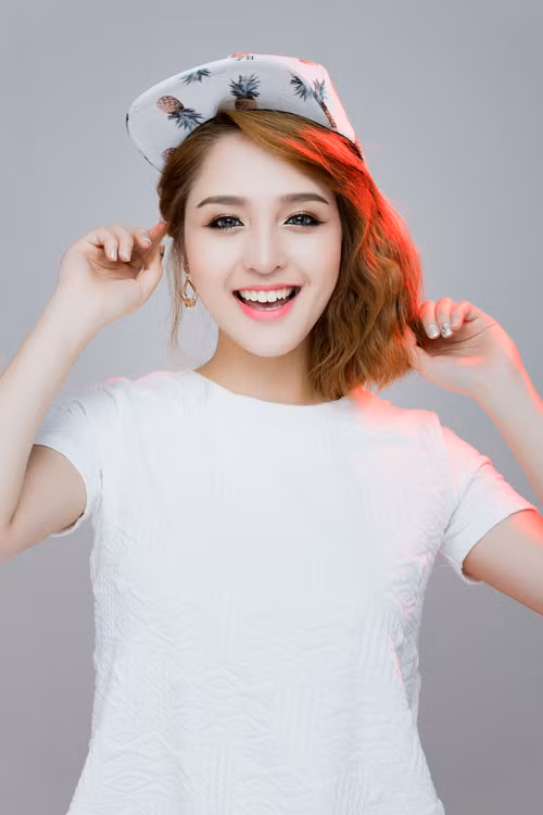 Á hậu Hoàng Anh biến hóa với 3 phong cách makeup ảnh 6