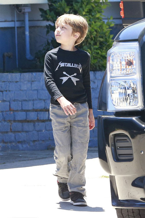 Cặp song sinh của Jolie-Pitt càng lớn càng đáng yêu ảnh 2 Anh5-9088-1436925740.jpg