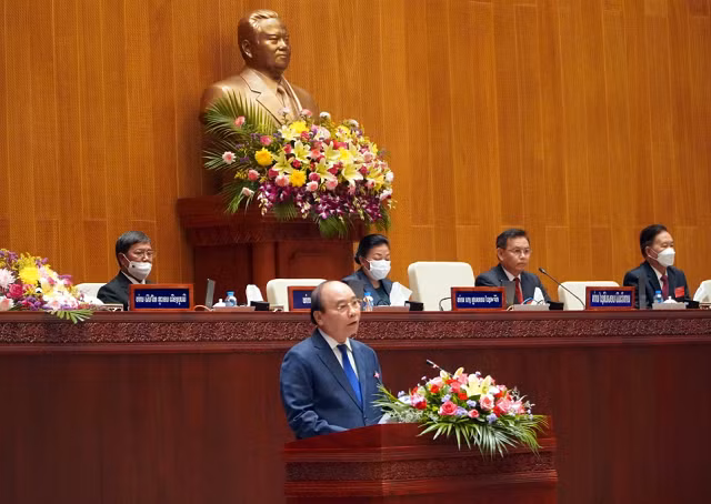 Chủ tịch nước Nguyễn Xuân Phúc: Trụ cột quan hệ chính trị sẽ tiếp tục là định hướng tổng thể quan hệ đặc biệt Việt - Lào trong thời gian tới - Ảnh VGP/Đức Tuân.