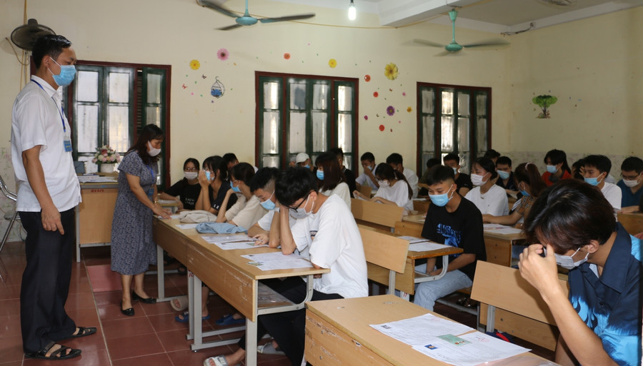 Thí sinh nghe phổ biến quy chế thi