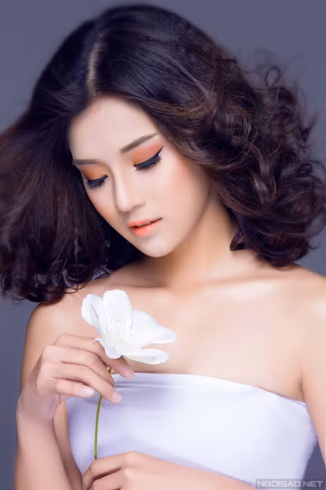 Ngam Hoang Yen Chibi xinh dep khac thuong voi kieu trang diem tong cam - Anh 3