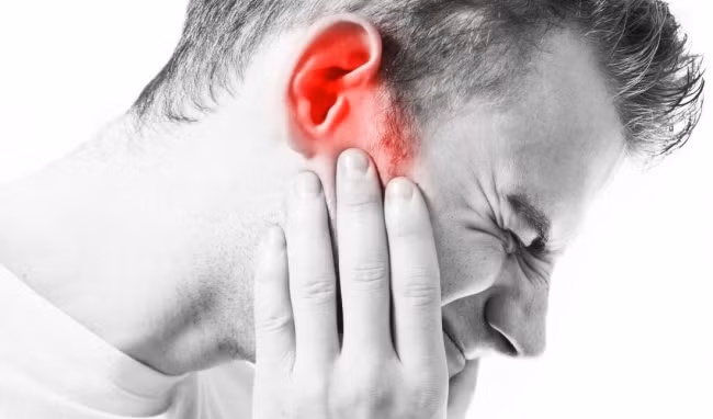 Mắc bệnh viêm nhiễm ở tai dễ gây điếc tai.