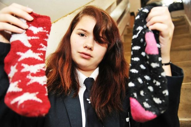 Abigail và đôi tất khiến cô bị đuổi khỏi lớp học. Abigail và đôi tất khiến cô bị đuổi khỏi lớp học