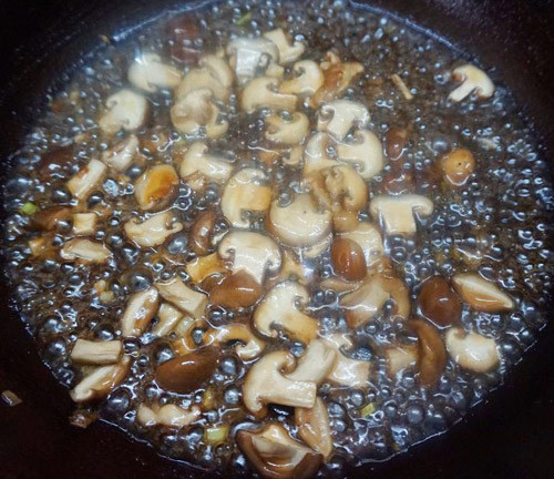 Đậu hũ non sốt nấm đông cô chay chuẩn bị đón Rằm ảnh 5 Đậu hũ non sốt nấm đông cô chay chuẩn bị đón Rằm - 6