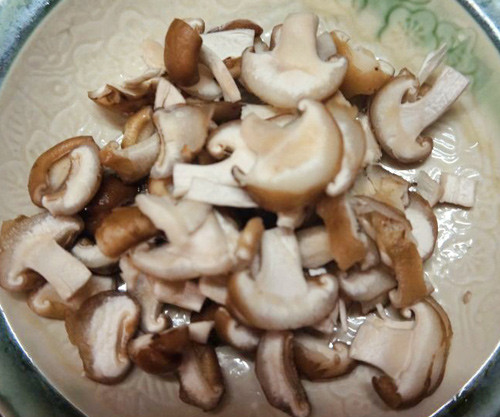 Đậu hũ non sốt nấm đông cô chay chuẩn bị đón Rằm ảnh 3 Đậu hũ non sốt nấm đông cô chay chuẩn bị đón Rằm - 4