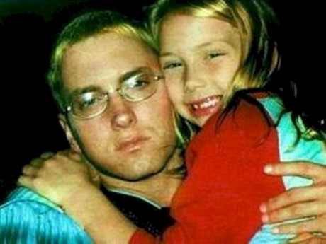 Con gái Eminem không chỉ xinh đẹp mà còn học rất giỏi - Ảnh 2 Con gai Eminem khong chi xinh dep ma con hoc rat gioi - Anh 2