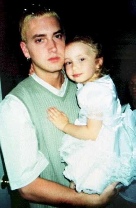 Con gái Eminem không chỉ xinh đẹp mà còn học rất giỏi - Ảnh 1 Con gai Eminem khong chi xinh dep ma con hoc rat gioi - Anh 1