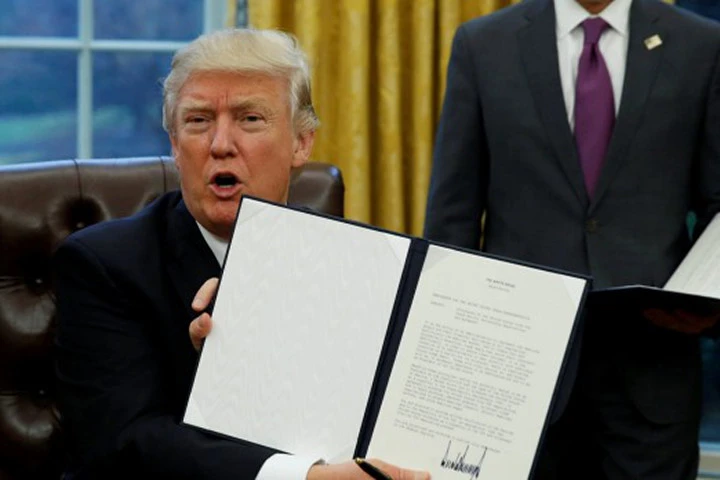 Cơ quan duy nhất có thể xóa bỏ sắc lệnh di trú gây tranh cãi của ông Trump
