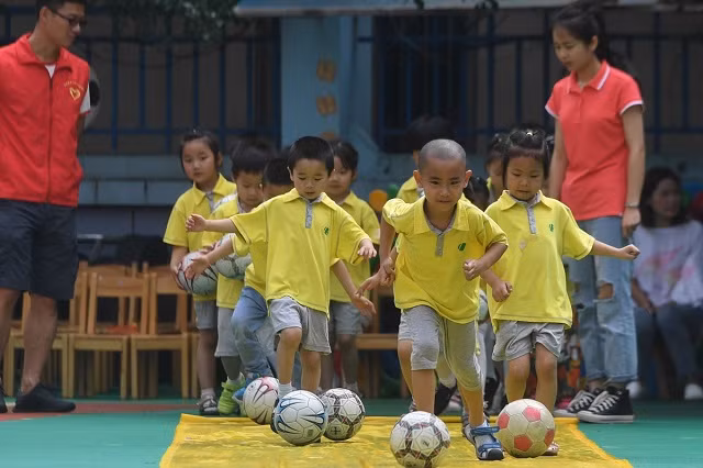 Bóng đá sẽ được đưa về các trường mẫu giáo Trung Quốc như một hoạt động đặc biệt
