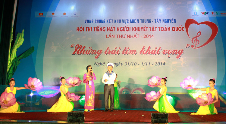 Tiết mục dự thi của đoàn Nghệ An Tiết mục dự thi của đoàn Nghệ An