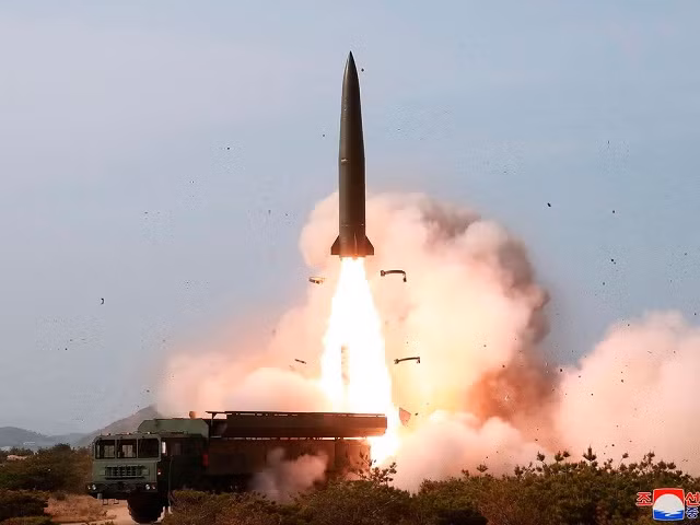 Hình ảnh Triều Tiên phóng tên lửa ngày 4/5. Ảnh: KCNA/AFP.
