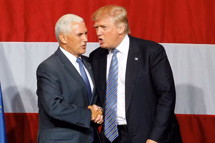 Phó Tổng thống Mỹ bác tin âm mưu “lật đổ” ông Trump