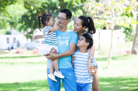 Ca sĩ Hoàng Bách: Nguyên tắc vàng phải nhớ để con không bị lạm dụng tình dục - Ảnh 1 Ca si Hoang Bach: Nguyen tac vang phai nho de con khong bi lam dung tinh duc - Anh 1