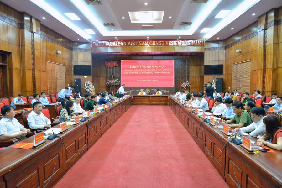 Toàn cảnh hội nghị.