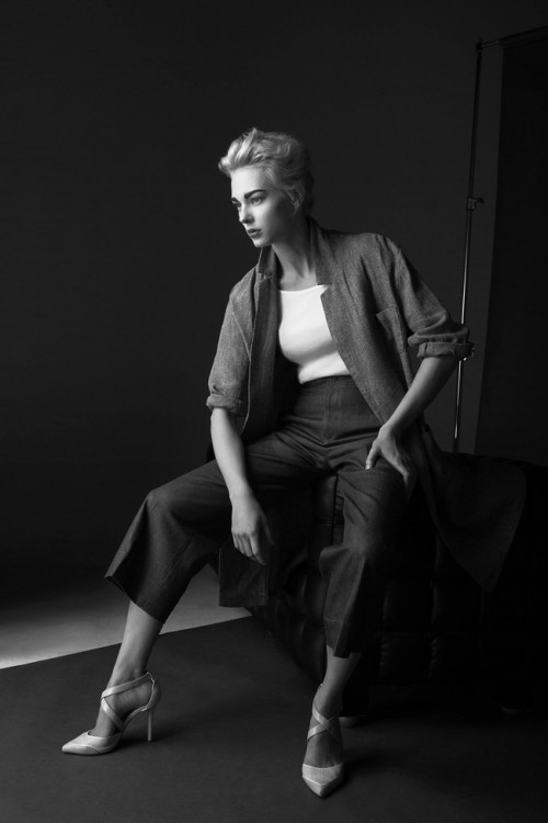 Học cách chọn trang phục đơn giản mà đẹp xuống phố - Ảnh 1 Học cách chọn trang phục đơn giản mà đẹp xuống phố - Ảnh 1