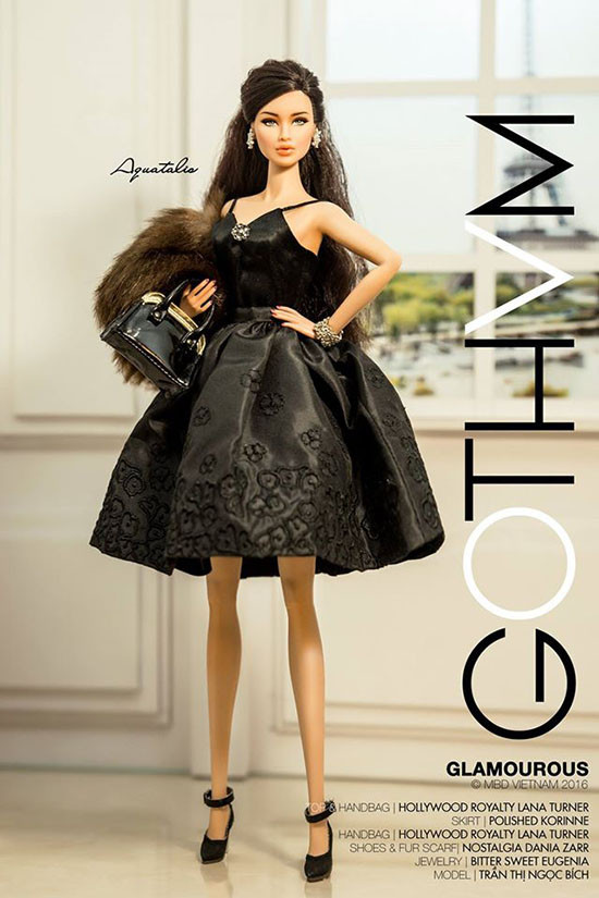 Trần Thị Ngọc Bích diện đầm bồng bềnh như công chúa, gợi nhớ đến những cô tiểu thư ở thập niên 20,30. Bộ trang phục tuyền sắc đen kết hợp áo lông thú tạo nên vẻ sang trọng, nữ tính. 5-co-gai-dep-nhat-cuoc-thi-hoa-hau-bup-be-viet-nam-3