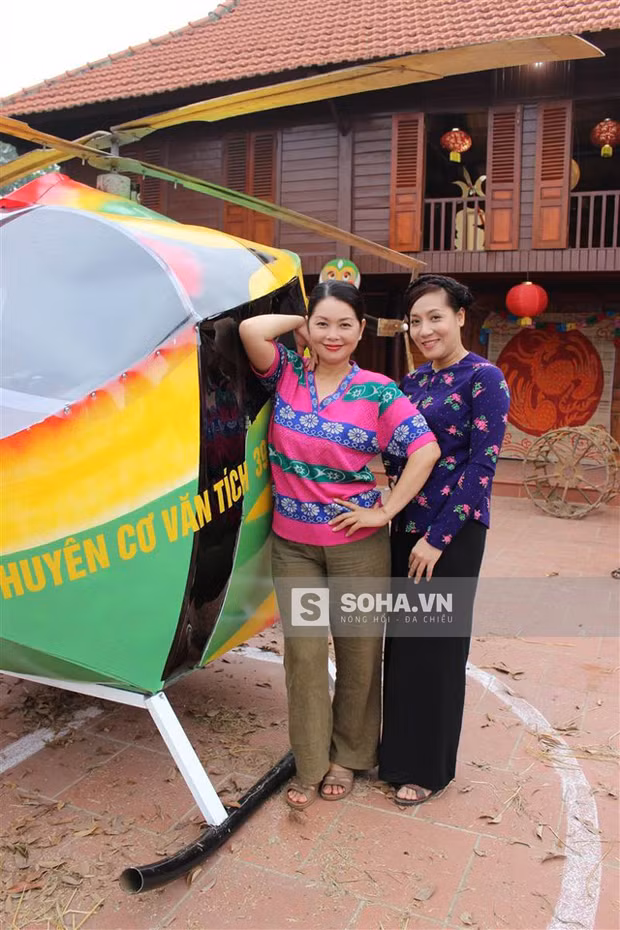  Cũng như với chiếc siêu xe nói trên, chuyên cơ mà Trần Bình Trọng trang bị cho các đại gia trong phần 5 của Đại gia chân đất cũng có số phận thê thảm: Bị thiêu cháy thành tro bụi. 