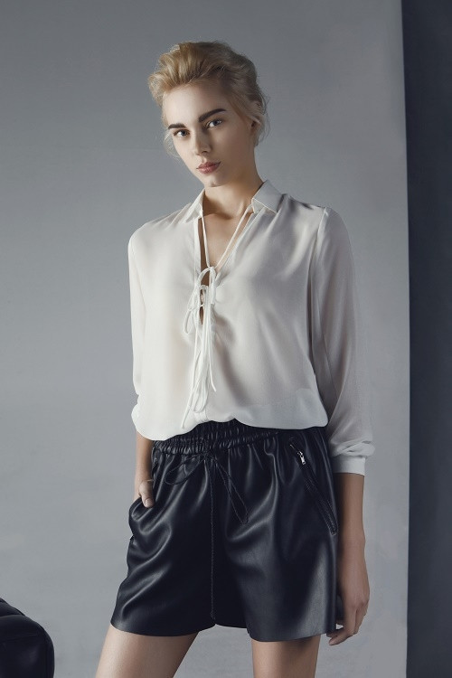 Học cách chọn trang phục đơn giản mà đẹp xuống phố - Ảnh 2 Học cách chọn trang phục đơn giản mà đẹp xuống phố - Ảnh 2