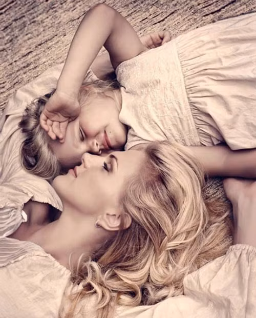 Những hình ảnh tuyệt đẹp của mẹ và con gái ảnh 4