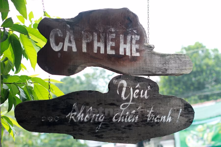 Độc đáo quán càphê “phong cách” chiến tranh ở cố đô Huế ảnh 18