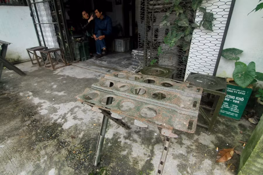 Độc đáo quán càphê “phong cách” chiến tranh ở cố đô Huế ảnh 10