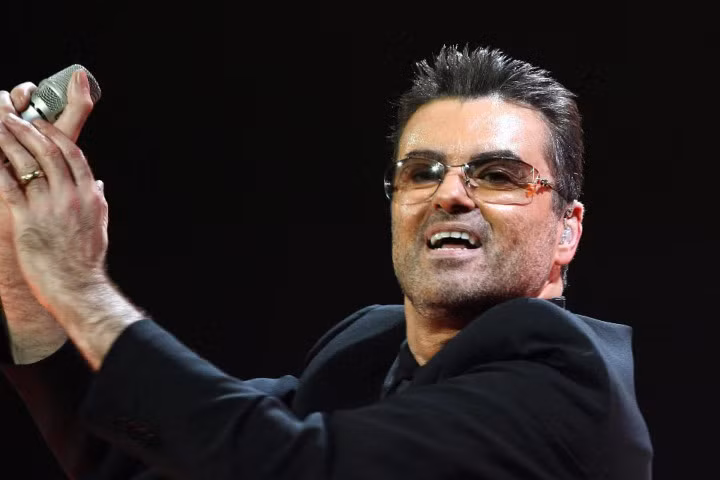 George Michael gây sốt trở lại sau khi qua đời