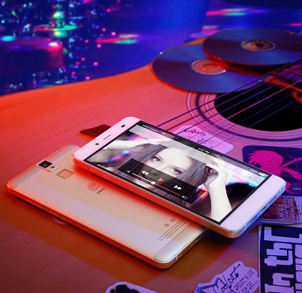 Nhìn gần Pepsi Phone sang chảnh giá cực rẻ ảnh 9 Nhìn gần Pepsi Phone sang chảnh giá cực rẻ - ảnh 8