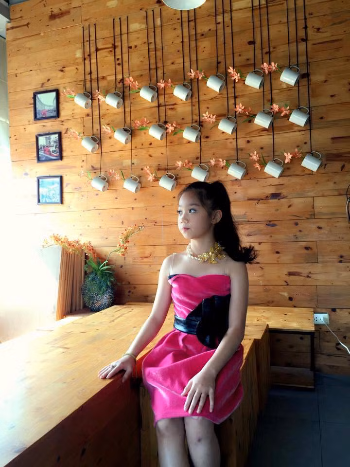 Bảo Ngọc đang theo học ở trường Cao Đẳng múa Việt Nam và Học Viện Âm nhạc Quốc gia Bảo Ngọc