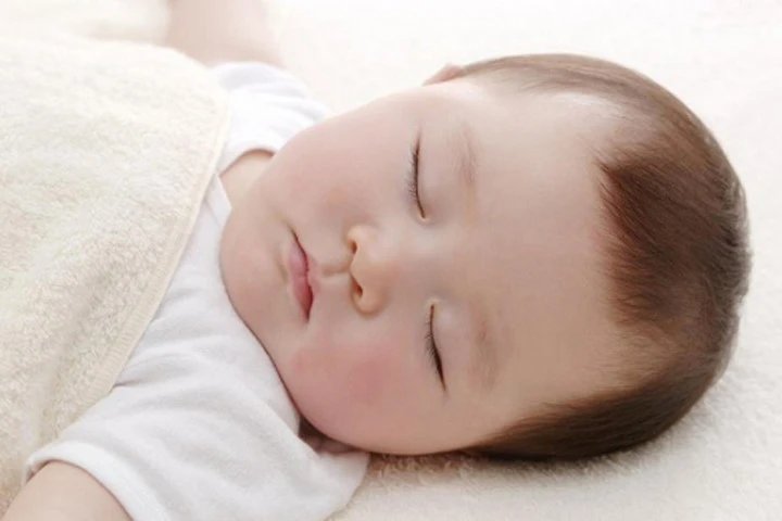Chăm sóc bé 2 tháng tuổi theo cách này con vừa thông minh lại phát triển toàn diện