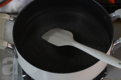 Mẹ Việt ở Nhật chia sẻ cách làm bánh mochi giọt nước đẹp lung linh - Ảnh 4 Me Viet o Nhat chia se cach lam banh mochi giot nuoc dep lung linh - Anh 4