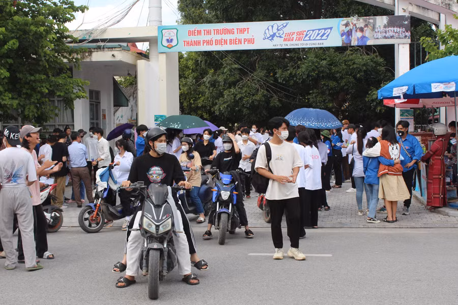 Dù kết quả thế nào, đa phần thí sinh đều tỏ ra thoải mái khi qua "cửa ải" cuối cùng.