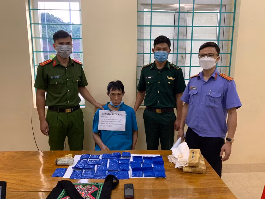 Điện Biên ngăn chặn kịp thời đối tượng vận chuyển 6.000 viên MTTH từ biên giới về nội địa tiêu thụ. Ảnh Trường Long.