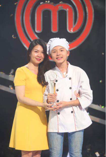 Quán quân vua đầu bếp nhí Thanh Hải: Tết này em làm đầu bếp chính nhà nội - Ảnh 1 Quan quan vua dau bep nhi Thanh Hai: Tet nay em lam dau bep chinh nha noi - Anh 1