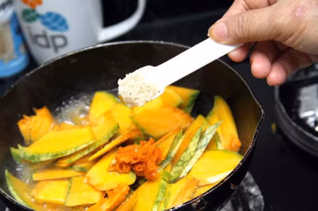 Tuyet chieu loai muoi thua ra khoi co the bang an thuc pham nay - Anh 1