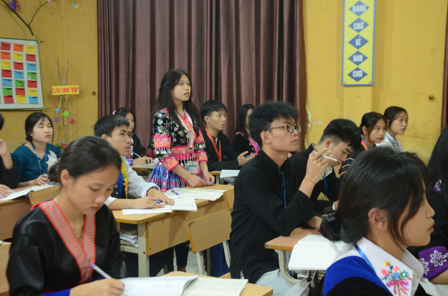 Một giờ ôn tập Ngữ văn của học sinh lớp 12, Trường PTDTNT tỉnh Điện Biên. Một giờ ôn tập Ngữ văn của học sinh lớp 12, Trường PTDTNT tỉnh Điện Biên.