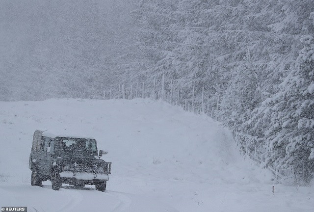 Tuyết rơi gần Trinafour, Scotland