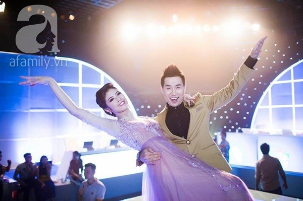 Chàng MC điển trai Nguyên Khang: “Tôi nghĩ mình không thua kém Huỳnh Hiểu Minh” Chàng MC điển trai Nguyên Khang: “Tôi nghĩ mình không thua kém Huỳnh Hiểu Minh”