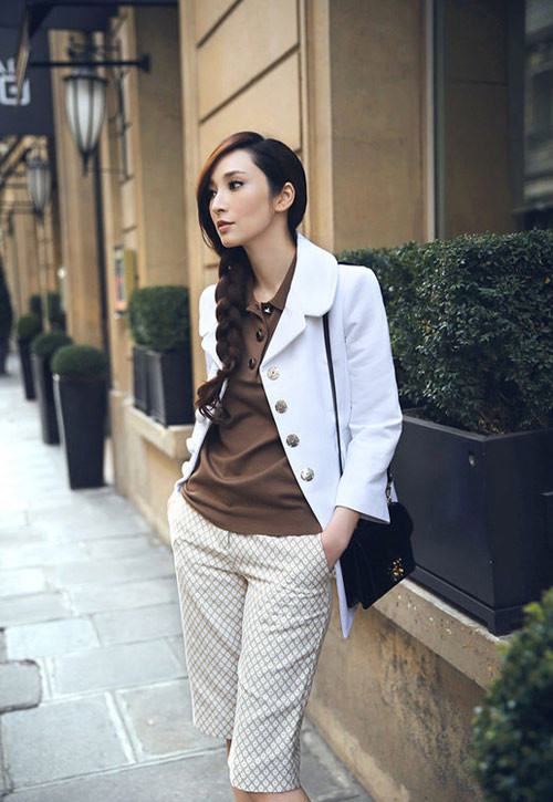 Nhan sắc siêu mẫu xứ Đài mang bầu để