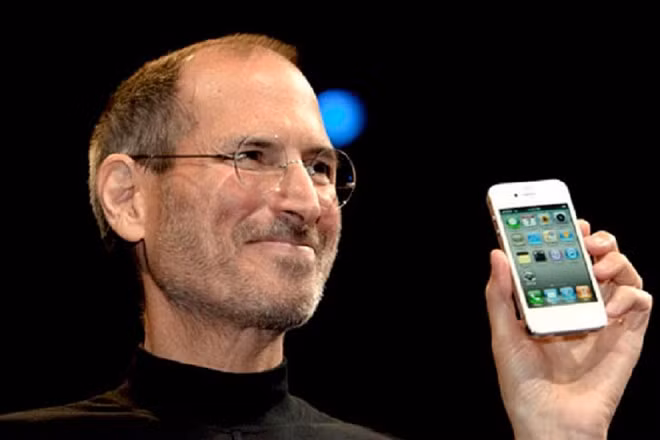 Người đồng sáng lập Apple từng bỏ học vì thiếu tiền đóng học phí. Ảnh:Biography.