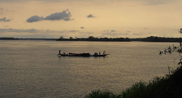 Một chiếc thuyền ở Congo